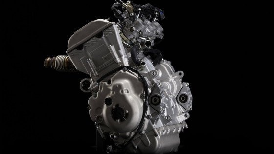 4-тактный двигатель Genesis