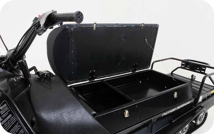 «Варяг» имеет удобное багажное отделение под сиденьем.